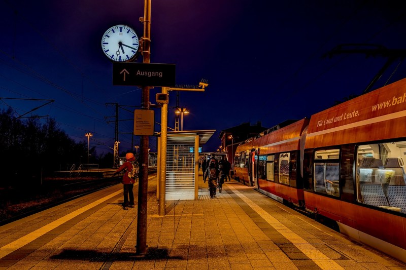 Peste o treime din trenurile germane pe distanțe lungi au avut întârzieri, anul trecut. Ce motive invocă Deutsche Bahn