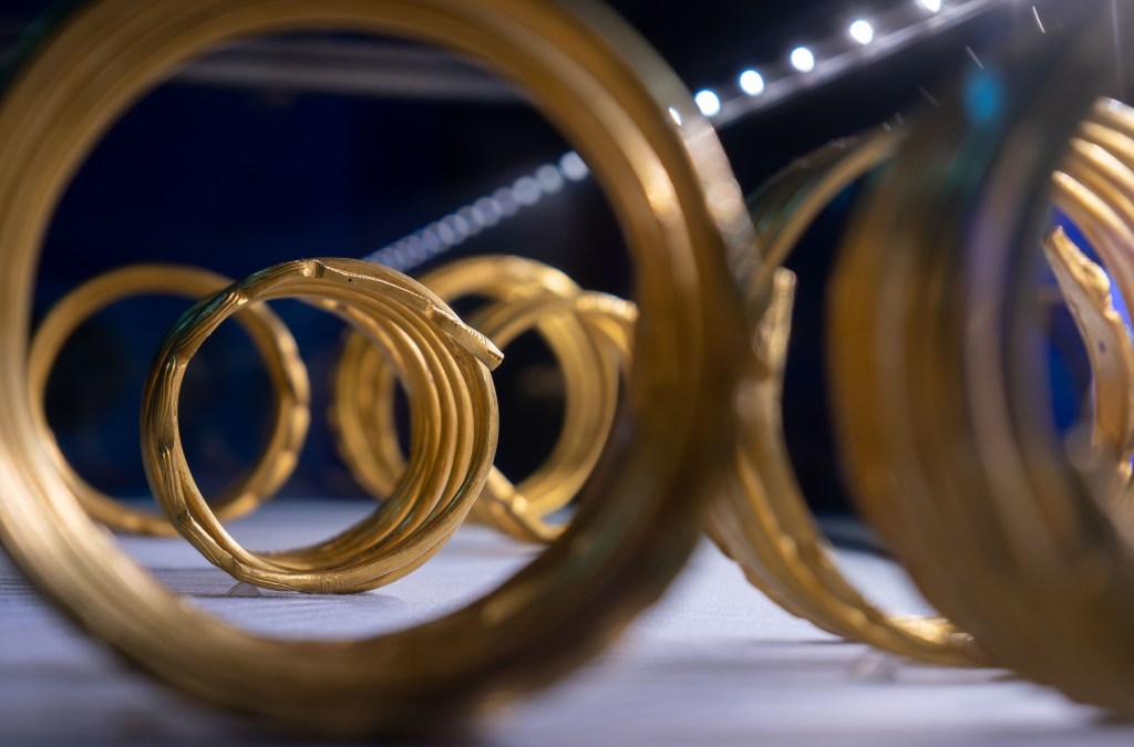 Brățările dacice furate din muzeul olandez Drents. Foto: Lucian Alecu / Shutterstock Editorial / Profimedia