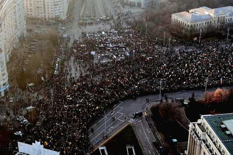 Protest AUR în Piața Victoriei. Sursă foto: Lucian Mușar, parlamentar AUR