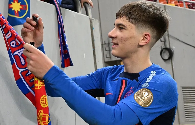 Un puști de 17 ani a semnat cu FCSB și are un idol chiar de la formația campioană: „E o mândrie să fiu acum coleg cu el”