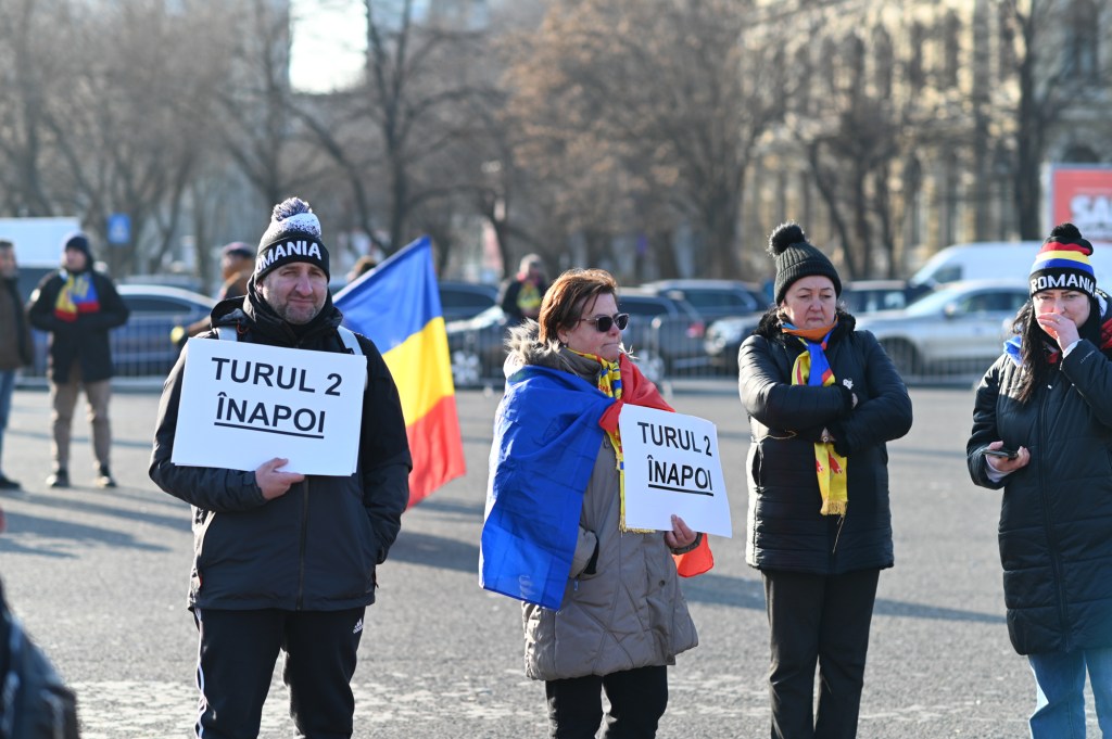 Protest al susținătorilor lui Călin Georgescu în Piața Victoriei, 10 februarie 2025. Foto: Ion Mateș / Hotnews