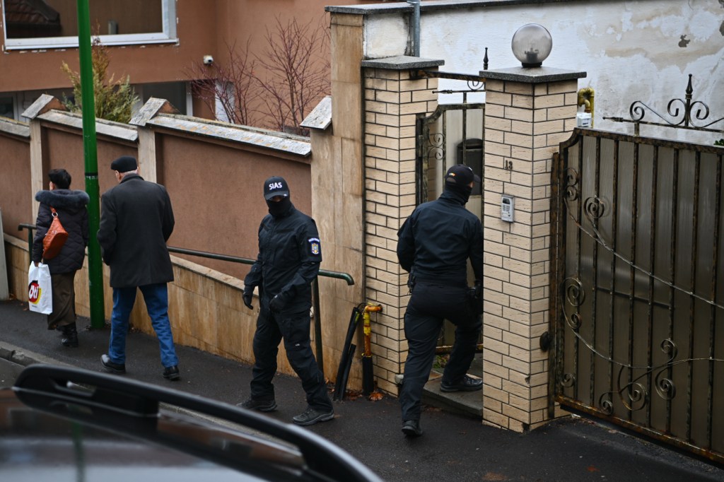 Percheziții domiciliare, fotografie ilustrativă. Inquam Photos / Alex Nicodim