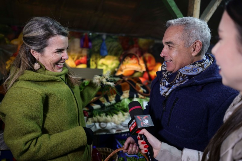 „Cumpărați-vă conserve de fasole cu ciolan și un calorifer electric, dacă vi se pare că e cool că un individ periculos vrea să ne întoarcă în timp cu 40 de ani”