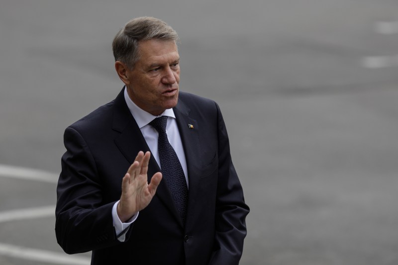 ANAF încearcă din nou să pună sechestru pe bunurile familiei Iohannis. Statul vrea să obțină despăgubiri de la fostul președinte