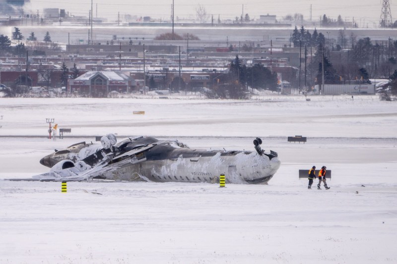 VIDEO. Un schior s-a răsturnat cu avionul și a filmat momentul în care a ieșit teafăr din ruine: „E bine să fii în viață”