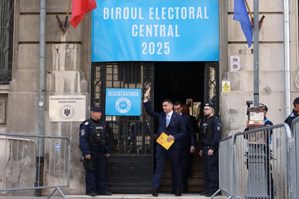 George Simion își depune candidatura la alegerile prezidențiale, 14 martie 2025. Inquam Photos / George Călin