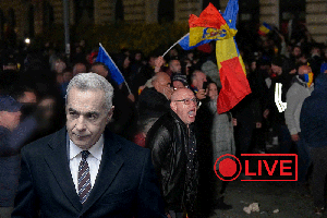 Fundal: protestatarii din fața BEC, 9 martie 2025. Colaj: Ion Mateș / Hotnews. Foto: Profimedia