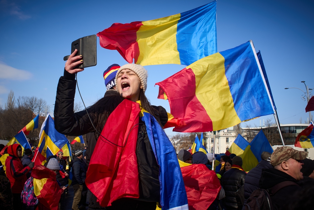 Protest în București, februarie 2025. Fotografie de LCV / Shutterstock