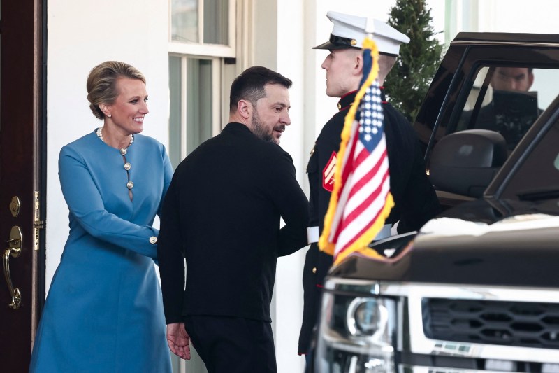 Echipa Casei Albe „i-a întins o cursă” lui Volodimir Zelenski în Biroul Oval, crede un diplomat britanic