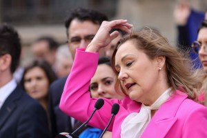 Depunerea dosarului de candidatură a presedintelui partidului USR, Elena Lasconi, la sediul Biroului Electoral Central din Bucuresti, 13 martie 2025. Inquam Photos / Octav Ganea