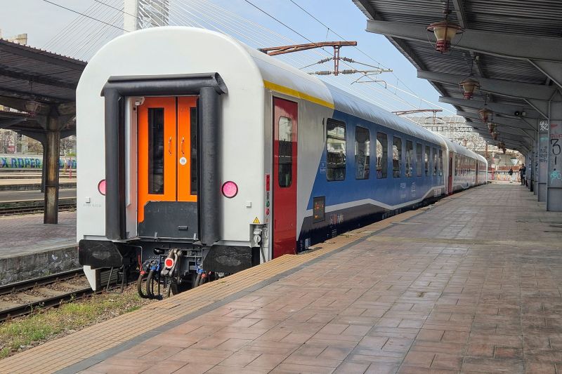 Câteva zeci de trenuri CFR Călători vor fi anulate începând de marți, din cauza datoriilor pe care operatorul le are față de CFR Infrastructură. Alte suspendări urmează în noiembrie