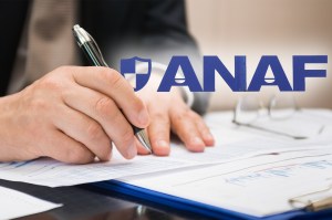 Inspector ANAF. Colaj Hotnews, fotografie ilustrativă: Dreamstime