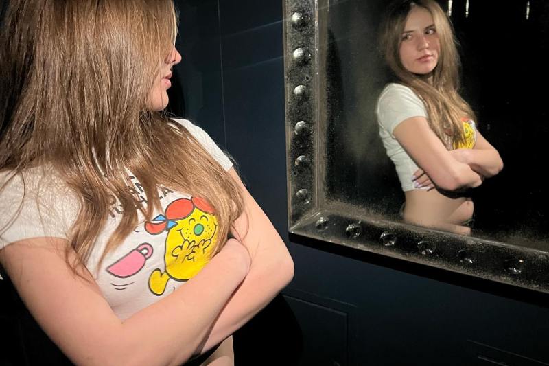 Ce se ascunde în spatele unui clip cu milioane de vizualizări? Copii transformați în conținut. Părinți care devin producători. Înainte să postezi În fotografie, Piper Rockelle, copil influencer, personajul principal al documentarului. FOTO: Facebook