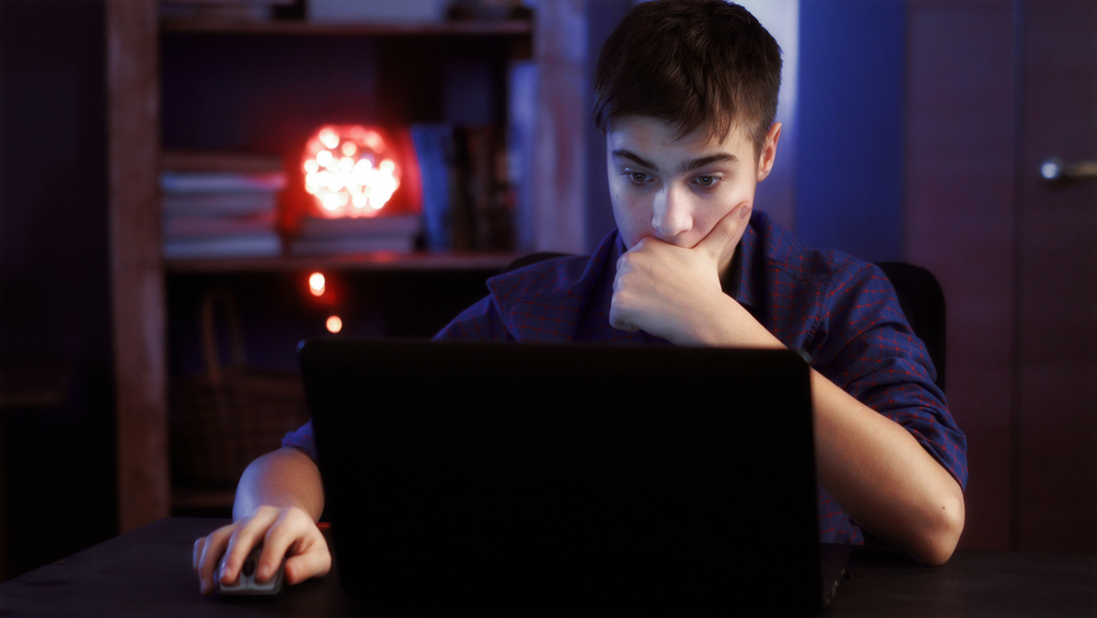Curiozitatea fatală: cum Dark Web-ul poate schimba viața adolescenților. Un ghid pentru părinți. FOTO: Shutterstock
