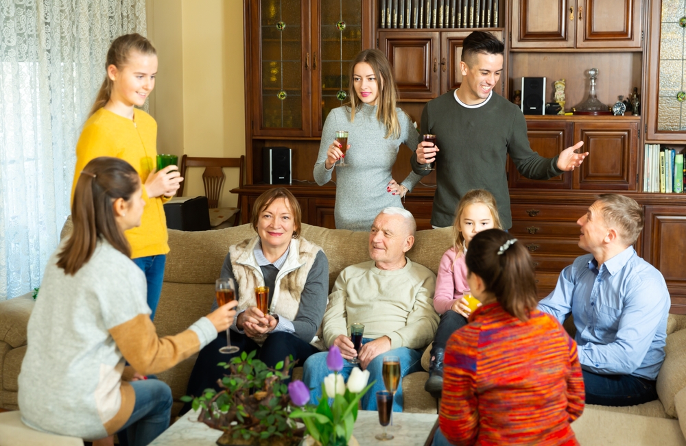 Paște în familie? Iată cele 10 porunci ca să reziști sărbătorii cu toate neamurile de față. FOTO: Shutterstock