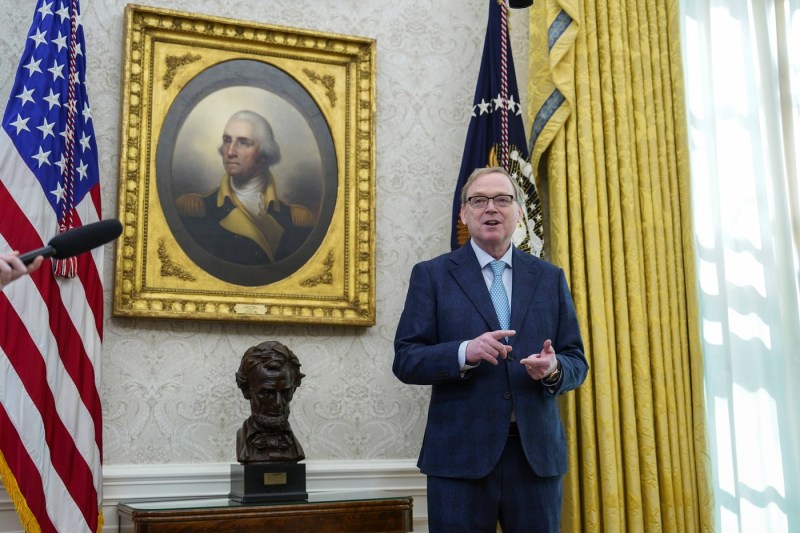 Peste 50 de țări vor să negocieze cu SUA taxele vamale, spune un consilier de la Casa Albă. „Au înțeles că vor suferi”