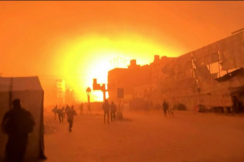 Două rachete israeliene au lovit un spital din Gaza. Momentul în care pacienții au fost evacuați, filmat VIDEO