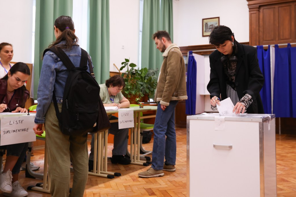 Ilustratie in cadrul alegerilor prezidentiale din Cluj-Napoca, 4 mai 2025. Inquam Photos / Simion Sebastian Tătaru