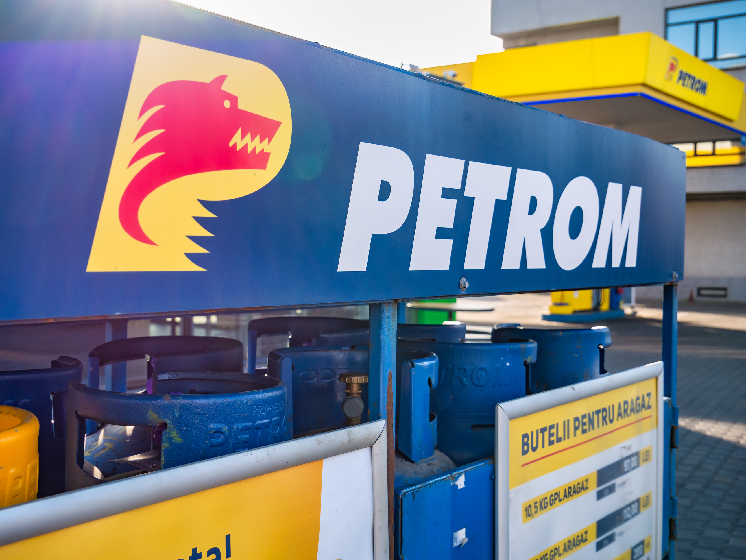 Prețul motorinei și cel al benzinei tocmai a crescut la pompe