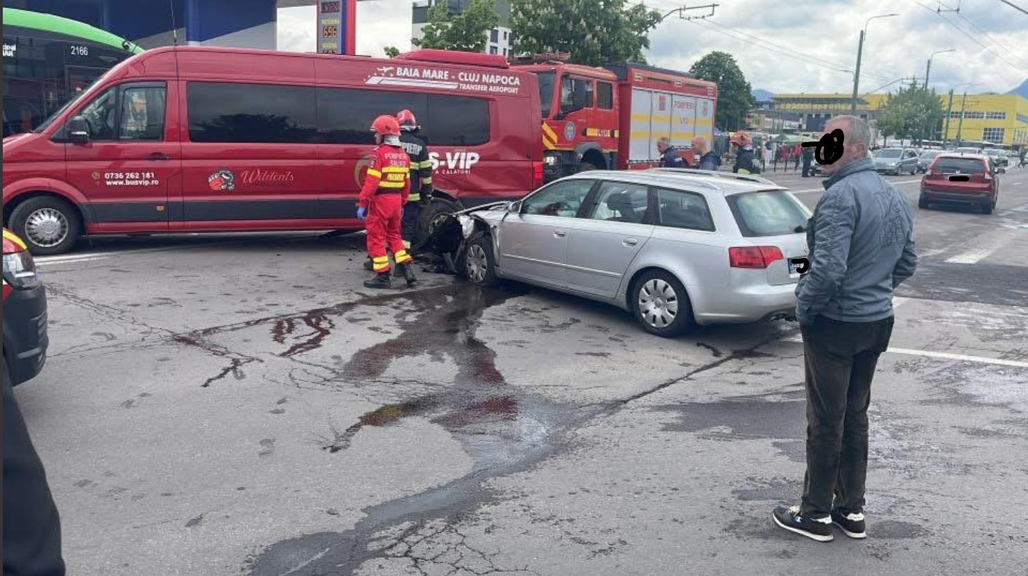 Accident rutier grav în Brașov: Trei adulți și șase copii, răniți în coliziune