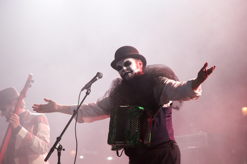 Una dintre cele mai în vogă formații din Europa, mesaj violent despre George Simion și alegerile din România