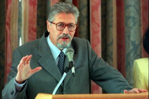 Emil Constantinescu, iulie 1998. Foto: PETER PAWINSKI / AFP / Profimedia