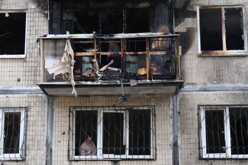 VIDEO Rănit de un balcon prăbușit în centrul Kievului, un regizor american denunță o „iresponsabilitate”