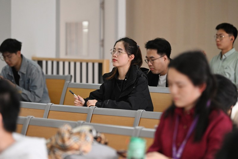 SUA vor începe să anuleze vizele pentru studenții chinezi, în special ale celor care au legături cu Partidul Comunist