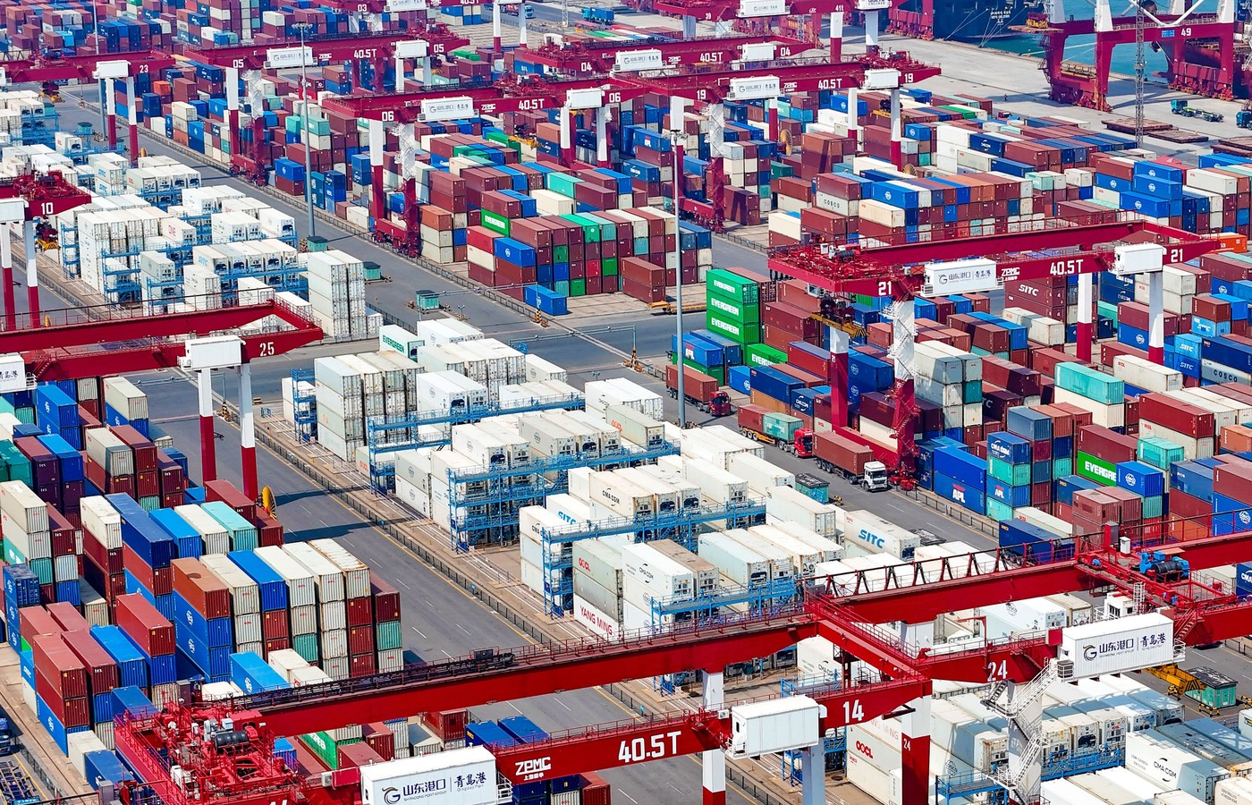 Exporturile din martie- cel mai ridicat nivel din ultimii 16 ani. Rămânem vulnerabili la șocuri din industria auto