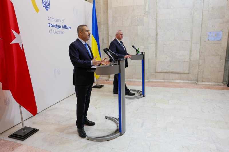 Turcia se oferă să găzduiască o reuniune Putin-Zelenski-Trump