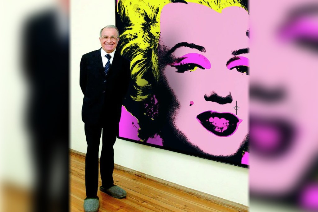 Ion Iliescu și portretul lui Marilyn Monroe, interviu acordat revistei Playboy. Fotografie din arhiva Playboy Magazine