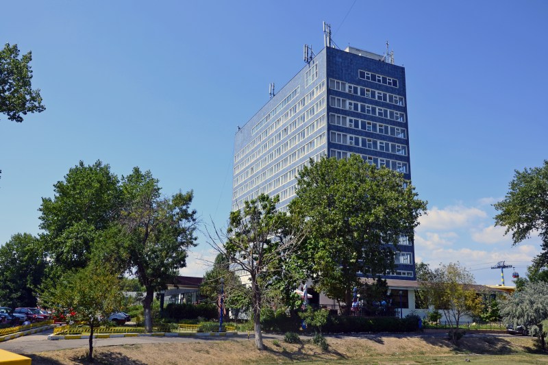 SURPRIZĂ Reper din Mamaia, demolat complet. Hotelul care a adus pentru prima dată pe Litoral bufetul suedez