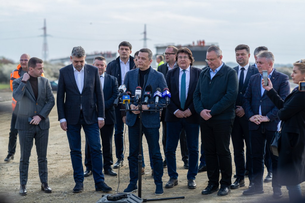 Vizita a ministrului Transporturilor și Infrastructurii, a premierului și președintelui Senatului la șantierul variantei de ocolire Timișoara Sud, 22 martie 2024. Inquam Photos / Virgil Simonescu