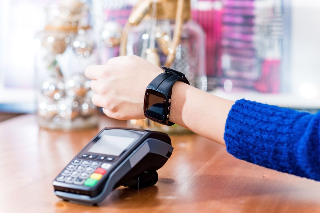 Plățile biometrice: Recunoaștere facială și amprentă digitală în procesul de plată