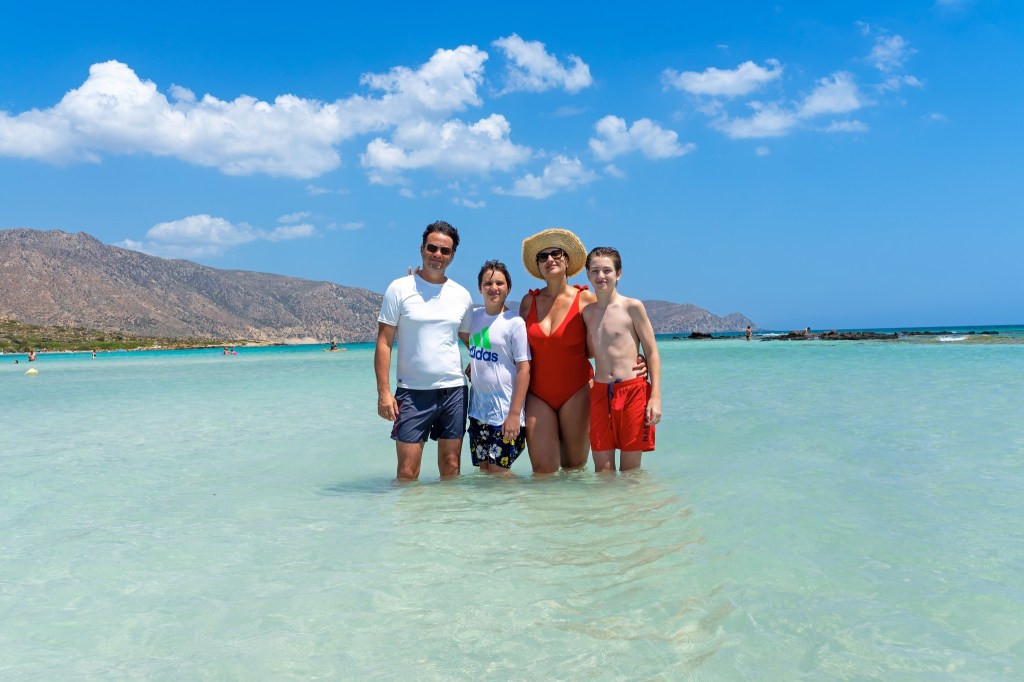 Familia Gheorghiescu sau Familia HaiHai, care și-a facut din călătorit un mod de viață și o afacere. FOTO: Arhiva personală