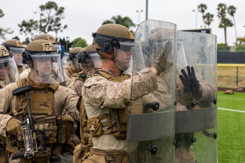 VIDEO Noi evoluții în SUA: Pușcașii marini așteaptă în afara Los Angeles, în timp ce protestele se extind în mai multe orașe