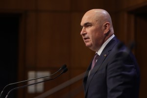 Prim-ministrul Ilie Bolojan susține o conferință de presă despre noile măsuri fiscale, la Palatul Victoria din București, 2 iulie 2025. Inquam Photos / George Călin