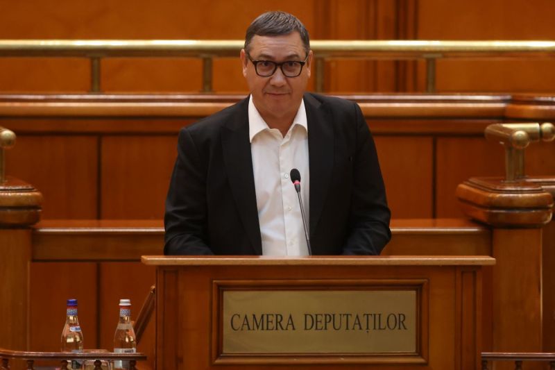 Victor Ponta, deputat afiliat grupului PSD din Parlament, a semnat moțiunea de cenzură împotriva Guvernului