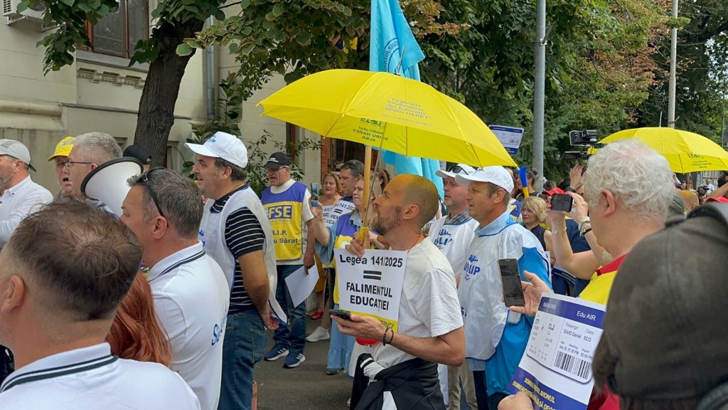Protestul profesorilor, 30 iulie 2025. Foto: HotNews / Adelina Mărăcine