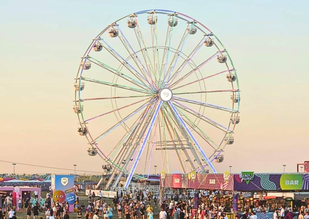 Roata Miramagica, una din marile atracții la festivalul ”Beach, Please!”