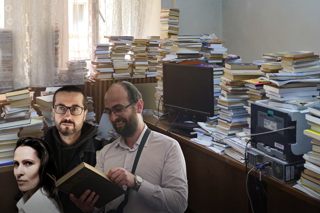 Birou din Institutul de Istorie și Teorie Literară „G. Călinescu”. Foto: Nicolae Cotruț / Hotnews