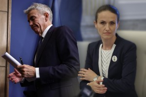 Dragoș Anastasiu și Oana Țoiu. Colaj: Ion Mateș / Hotnews. Inquam Photos / Octav Ganea și George Călin