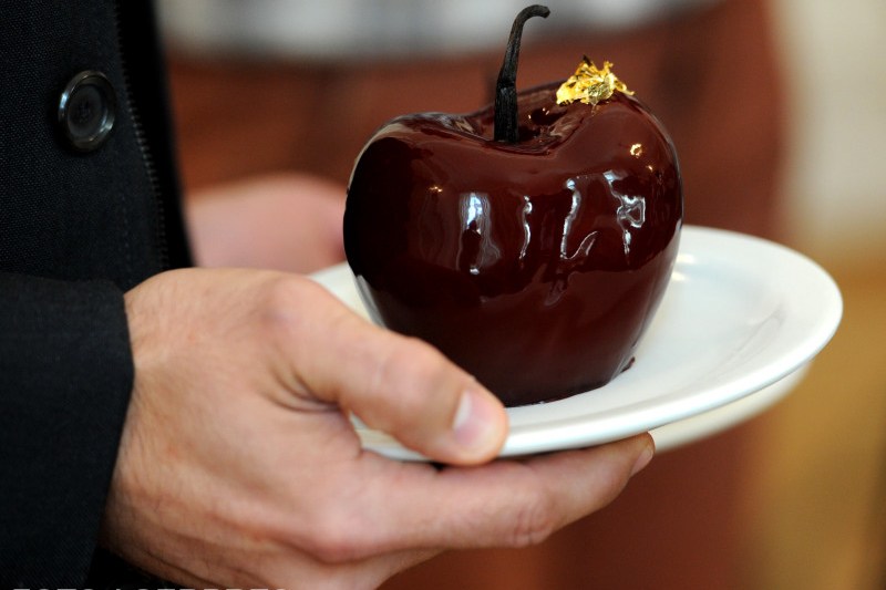 Unde găsești prăjituri în formă de fructe în București. Sunt trendul momentului pe social media