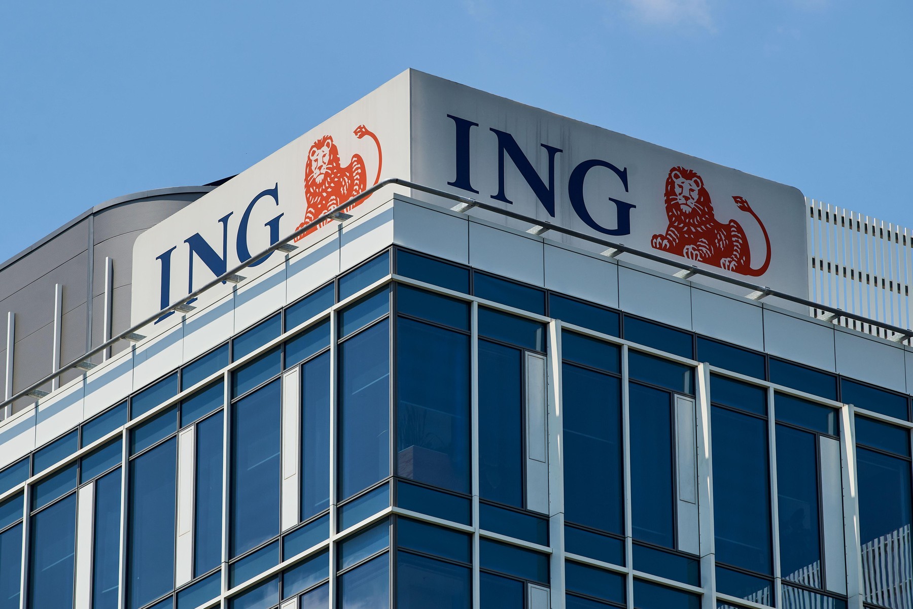 ING, sancționată pentru că a divulgat tranzacțiile bancare ale unui client. Ce amendă a primit banca