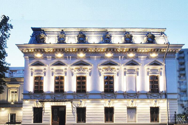 Filipescu-Cesianu, singura casă cu foișor și cea mai frumoasă grădină de pe Calea Victoriei