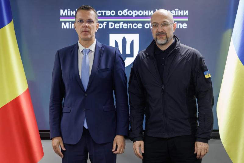 Ministrul Apărării de la Kiev a dezvăluit câte pachete de ajutor militar a trimis România către Ucraina / Bucureștiul păstrează secret ajutorul oferit Kievului