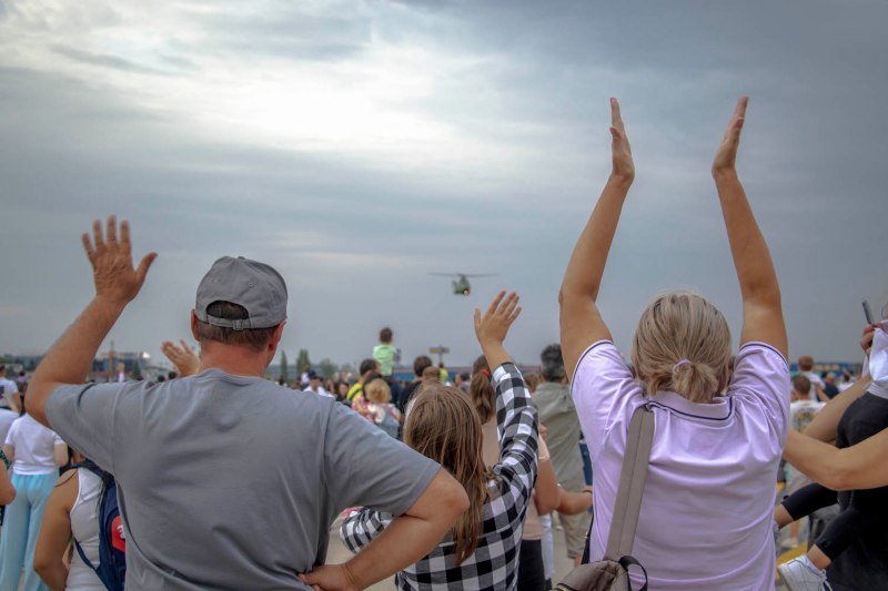 Weekend trending în București, 30-31 august – cinema sub stele, cel mai mare show aviatic, bucătărie străbună și „porcării”