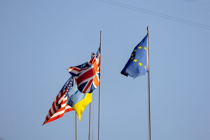 Ca „Articolul 5” al NATO, dar în afara Alianței: Ce variantă de garanții de securitate pentru Ucraina se discută acum