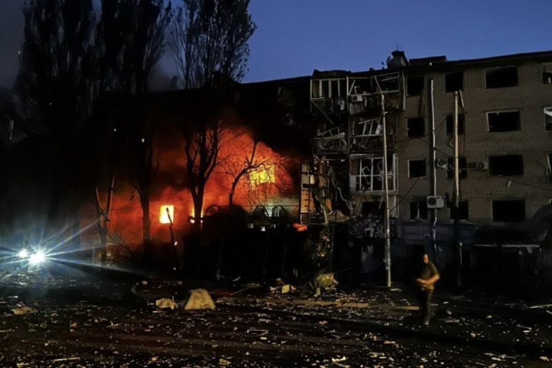 Atac aerian „masiv” asupra unei regiuni ucrainene. Lovituri și explozii în două orașe