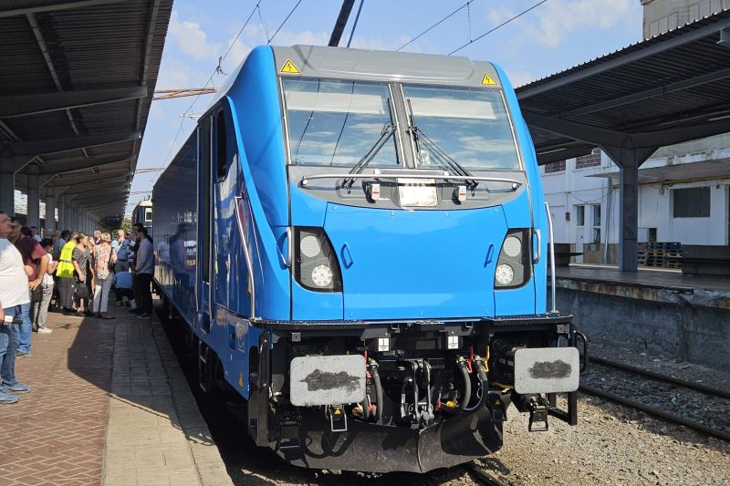 VIDEO Prima locomotivă pe care statul român a reușit să o cumpere în ultimii 15 ani a atins o viteză record în teste